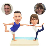 customised bobbleheads figures yog couple on beach