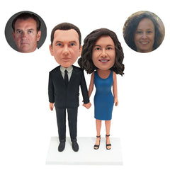 customised bobbleheads figures casual couple holding hands