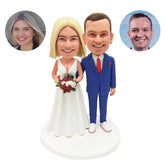 personalised bobbleheads figures wedding couple holding the flowers happily