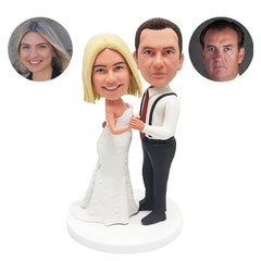 custom made bobbleheads figures wedding couple holding hands with each other