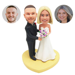 customized bobbleheads figures wedding bride holding bouquet