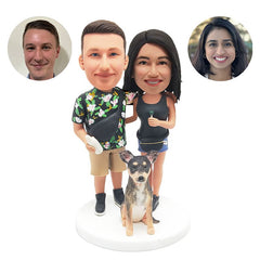 personalized bobble heads figures couple with a pet
