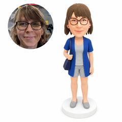 custom bobblehead figure woman in a short-sleeve long cardigan and shorts holding her shoulder-bag strap