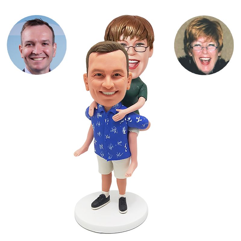custom bobbleheads figures piggyback couple figurine
